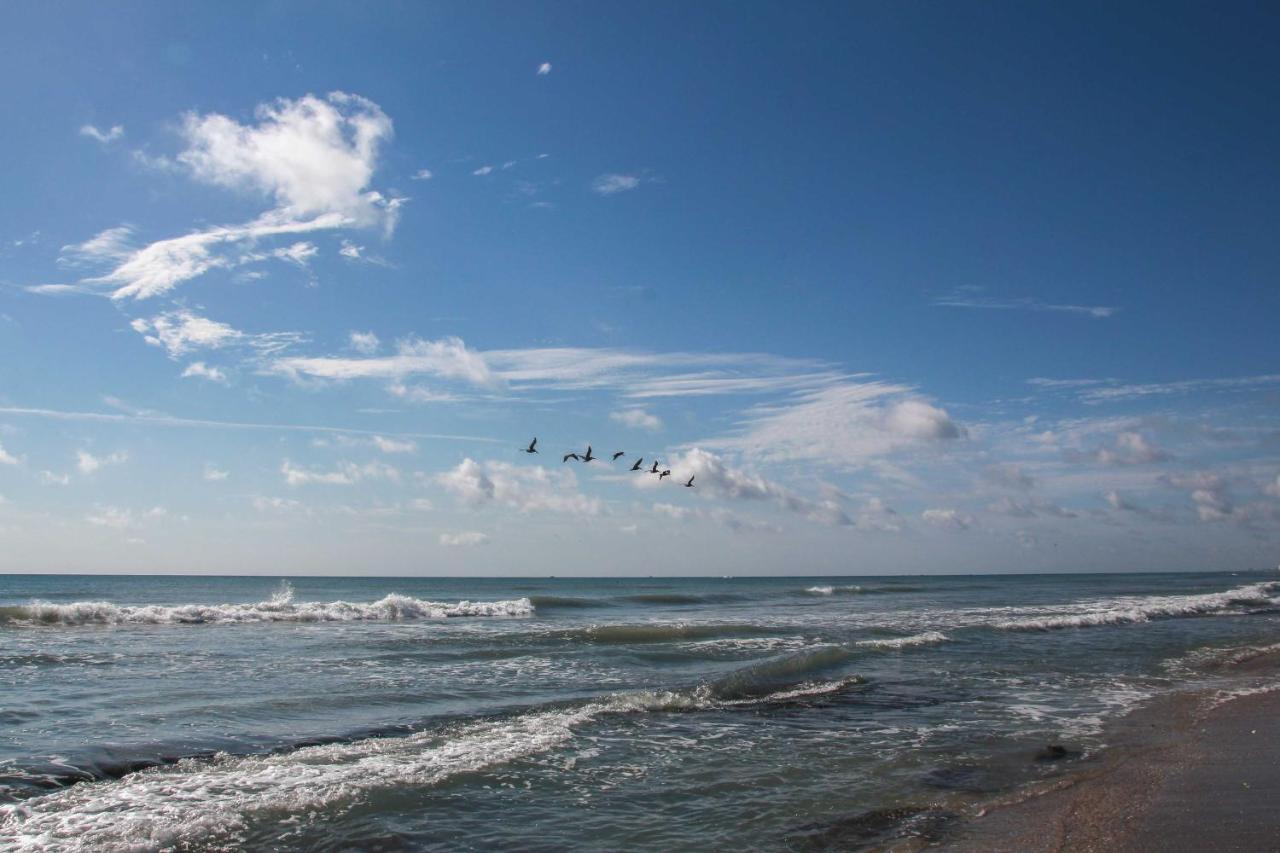 Walk To Shore Satellite Beach Condo With Ocean View Kültér fotó